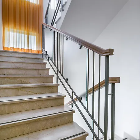 斯特雷萨酒店 3*