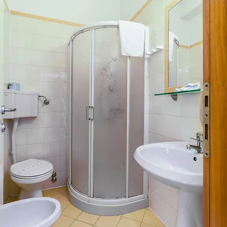 斯特雷萨酒店 里米尼