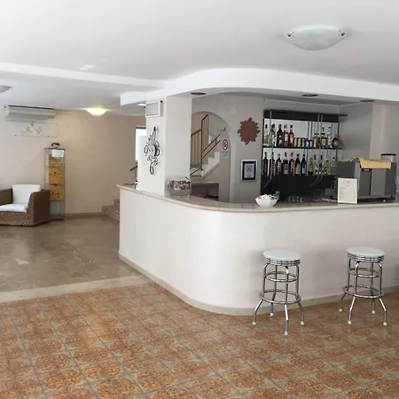 斯特雷萨酒店 酒店 里米尼