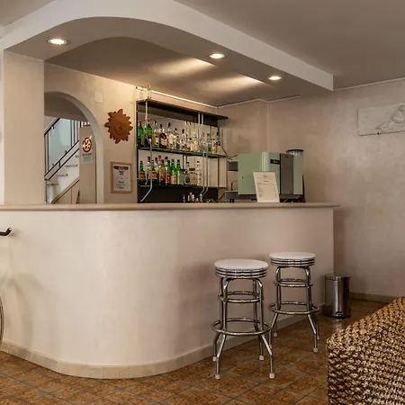 斯特雷萨酒店 里米尼