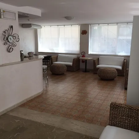 斯特雷萨酒店 里米尼